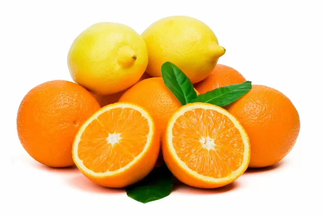 Güç için limon ve portakal